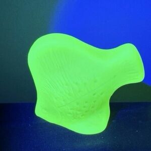 Uranium vaseline fish uranium glass vaseline glass satin glass